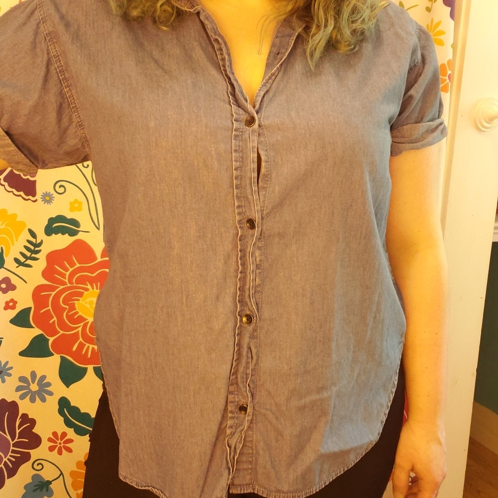 GAP rolled sleeve chambray denim button up shirt